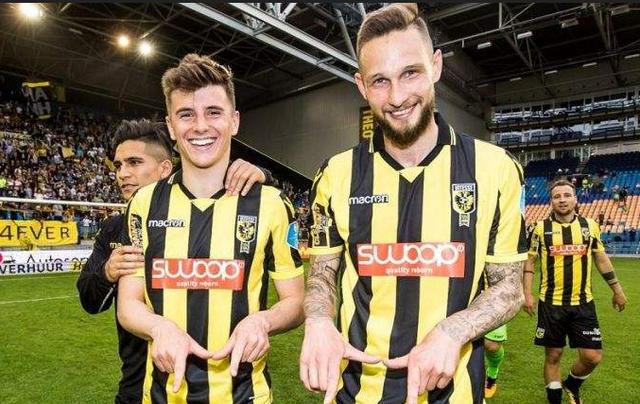 关键输出！A-西蒙斯16投7中拿下18分2板5助.